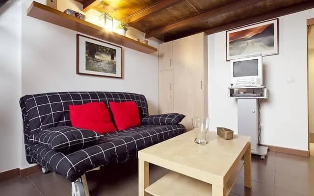 Loft Chic Apartments - photo 2