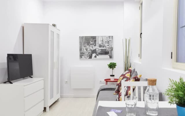 LEEWAYS APARTMENT in DIVINO PASTOR - photo 2