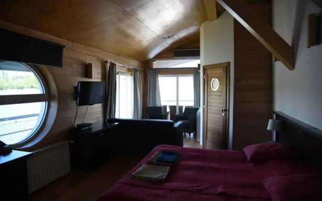 Vogue Apartments Room - photo 2