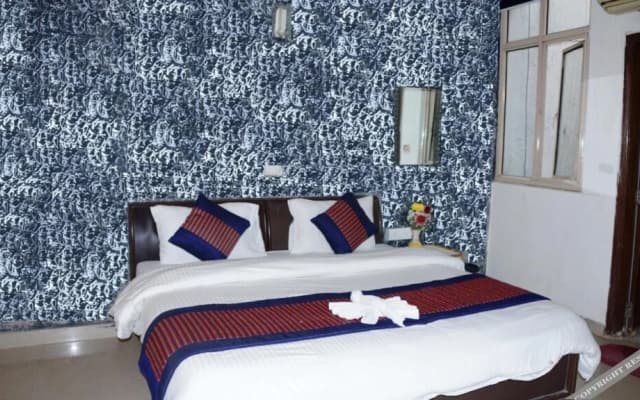 Maxfort Airport Hotel - photo 3