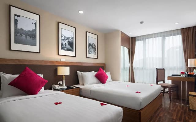 Golden Moon Suite Hotel - photo 5