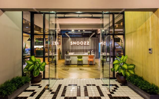 Snoozz Hotel - Hostel - photo 2