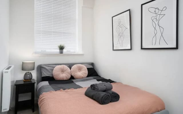 2bed-2bath Flat City Centre - photo 3