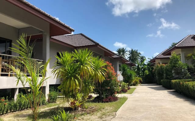 serenity villa resort - photo 3