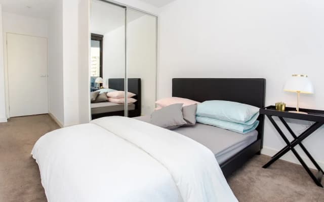 Urban Oasis - Designed Service Apartment - photo 3