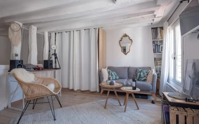 Stylish Apartment for 2 in the Heart of Paris - photo 5