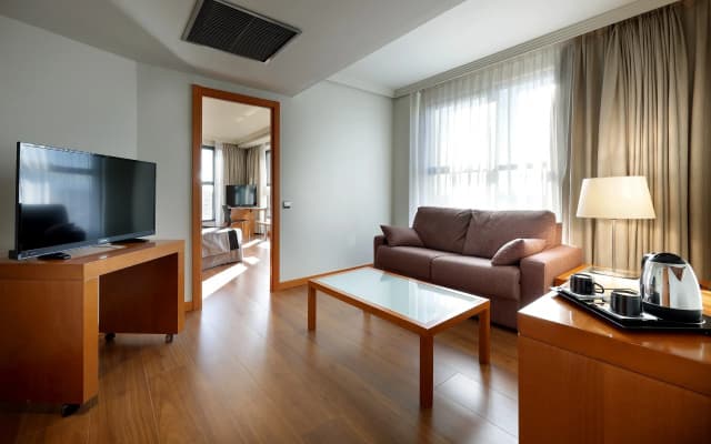 Hotel Exe Plaza - photo 4
