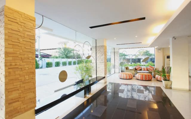 Leenova Hotel - photo 2