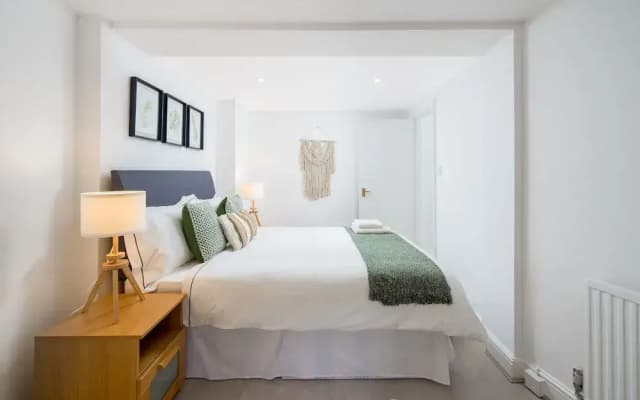Russell Sq Suite 2 Bed Apartment - photo 3