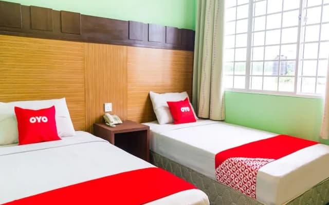 Royal Hotel by OYO Rooms - photo 2