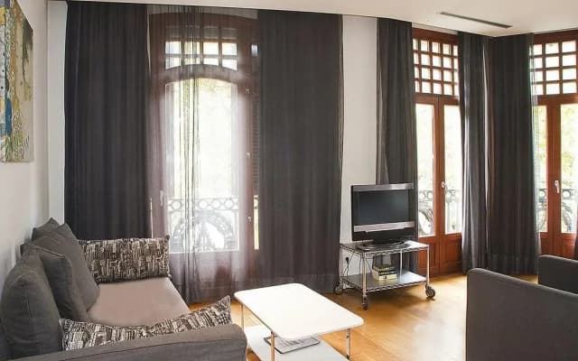Las Ramblas Suites - photo 3