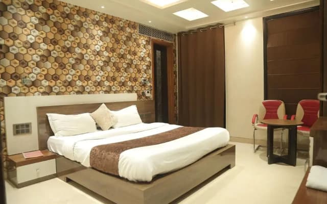 Leeway Hotel - photo 4