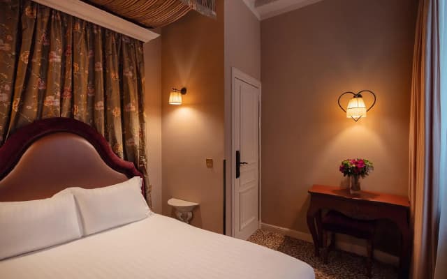 Hotel Odéon Saint Germain - photo 5