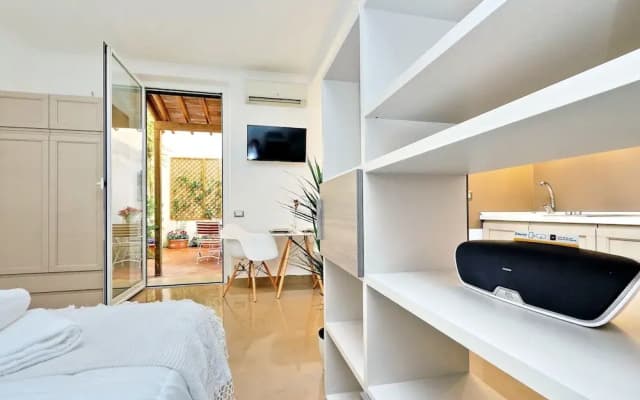 Restart Accommodations Little Colosseum - photo 4