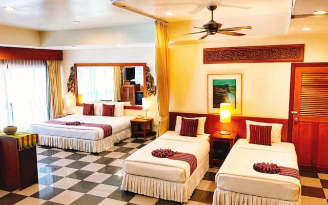 Birds and Bees Resort - photo 4