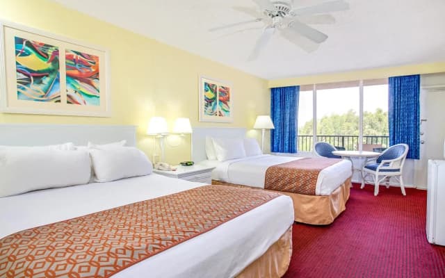 APM Inn & Suites - photo 2