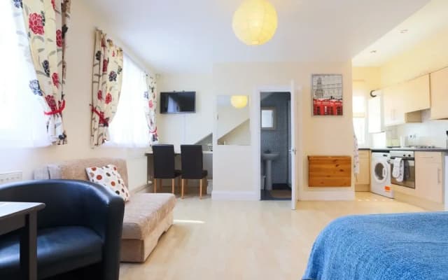 Spacious Studio in Harrow 46c - photo 3