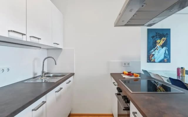 Penthouse Apartment with Rooftop Pool - photo 3