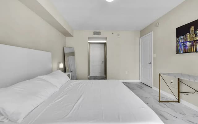The Club at Brickell Bay Luxury Suites - photo 2