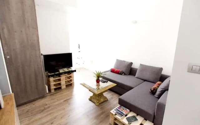 Ice Breaker Apartment - photo 2