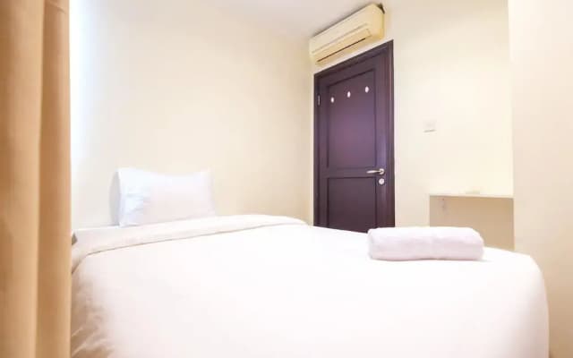 Spacious Riverside Pluit Apartment - photo 5