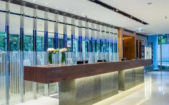 Tower Inn Bangkok - photo 4