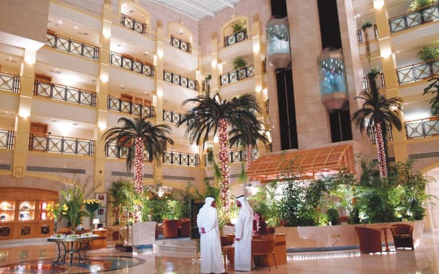 Al Ain Rotana Hotel - photo 2