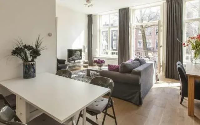 Sarphati Apartments Suites - photo 2