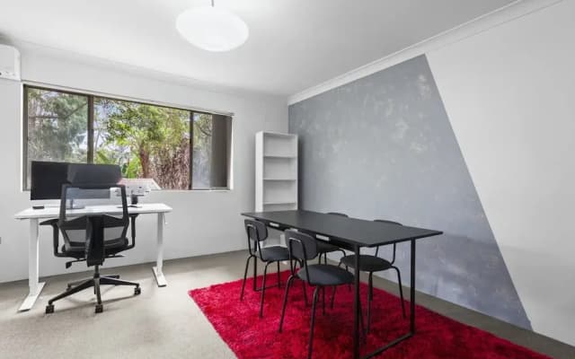 Bright Marrickville Flat With Balcony & Parking - photo 5