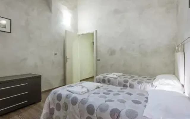 Pitti Two Bedroom Apartment - photo 2