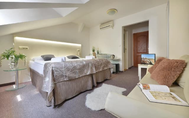 Hotel ANETTE - photo 2