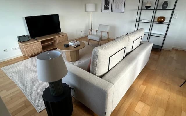 Areeiro Elegant Modern by Homing - photo 4