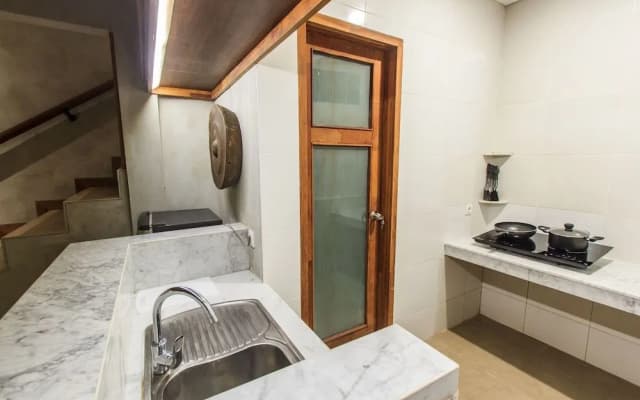 Kuta Legian Villa - photo 4