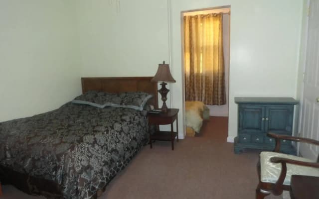 Delz Bed & Breakfast - photo 2