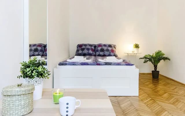 Lavender Apartment - photo 2