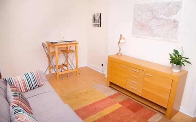Bright & Quiet Edinburgh Home with Parking - photo 2