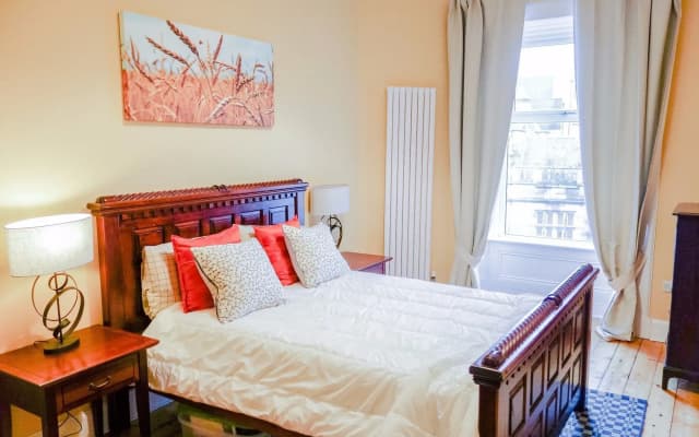 Newly Furnished Flat on Leith Walk, Sleeps 4 - photo 2