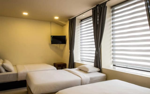 Goldbrick Hotel - photo 4