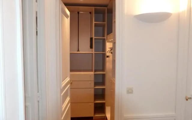 Marvellous Sunbathed 3BR at the heart of Paris - photo 2