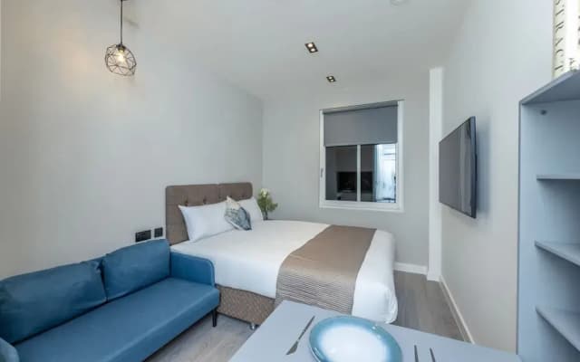 Diff-Rent Living - photo 3