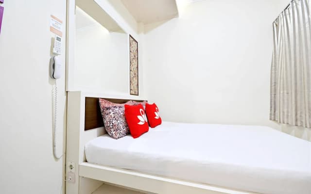 ZEN Rooms Cideng Barat - photo 4