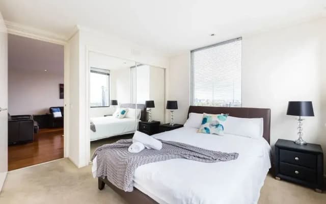 MORGAN, 2BDR Southbank Apartment - photo 4