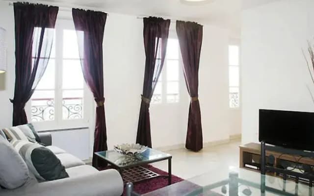 Parisian Apartment at the Foot of Montmartre - photo 5
