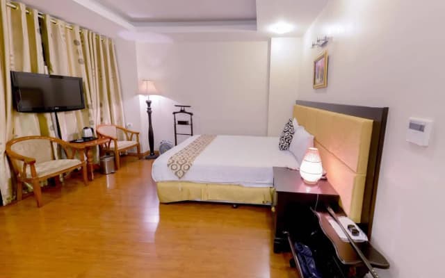 My Hotel - Eiffel Hotel - photo 2