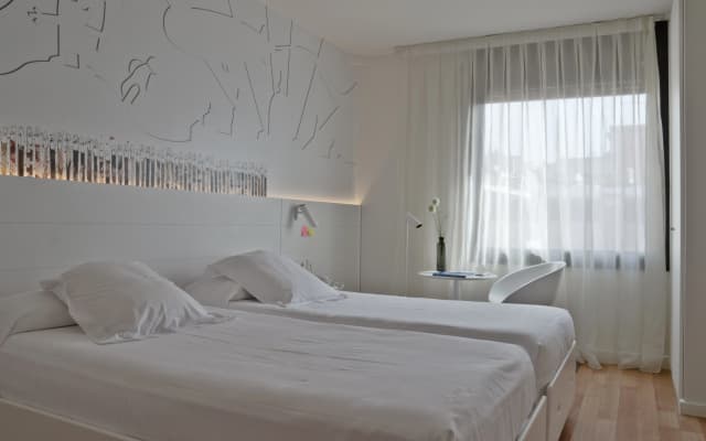 Pol & Grace Hotel - photo 3