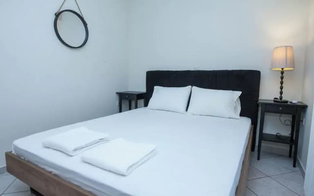 Elegant Spacious 2 Bd Apt in Petralona - photo 5