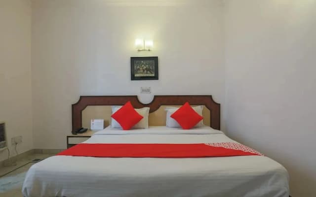 OYO Rooms Defence Colony A Block - photo 3