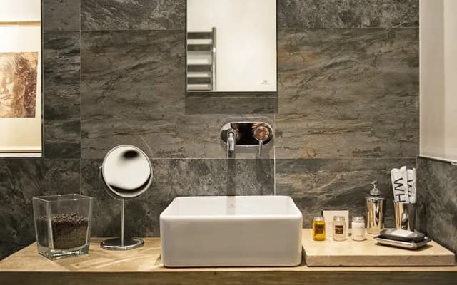 The Independent Suites Hotel - photo 5