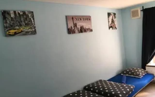 Red Light Bed & Breakfast - photo 2