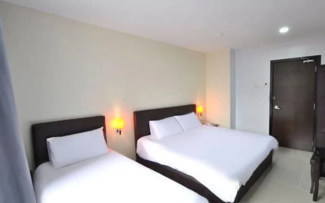 OYO 499 舒适森涂尔酒店(OYO 499 Comfort Hotel Sentul) - photo 3